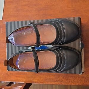 HP💫- EUC- Dr. Comfort Mary Jane shoes in Black Leather, Sz 9W- Flute Style